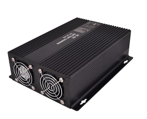 Carregador de bateria 12V 30A DC com 390W Pvmax Proteção contra polaridade inversa Grau à prova d'água IP20/IP65
