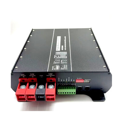 Carregador de bateria de corrente contínua que fornece segurança e carregamento de baterias LiFePo4 com BMS integrado, evitando a exposição ao calor e à umidade